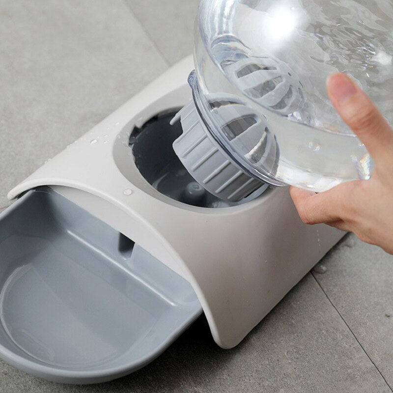 Bubble Fountain Automatic Drinking Fountain for Cats without Electricity with 2.8 L